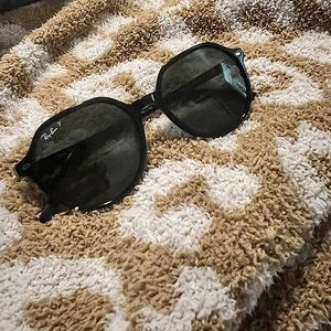 Womens Rayban Polarized